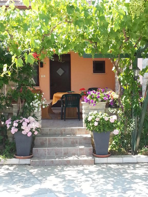 Apartments Santa Barbara Биоград-на-Мору Экстерьер фото