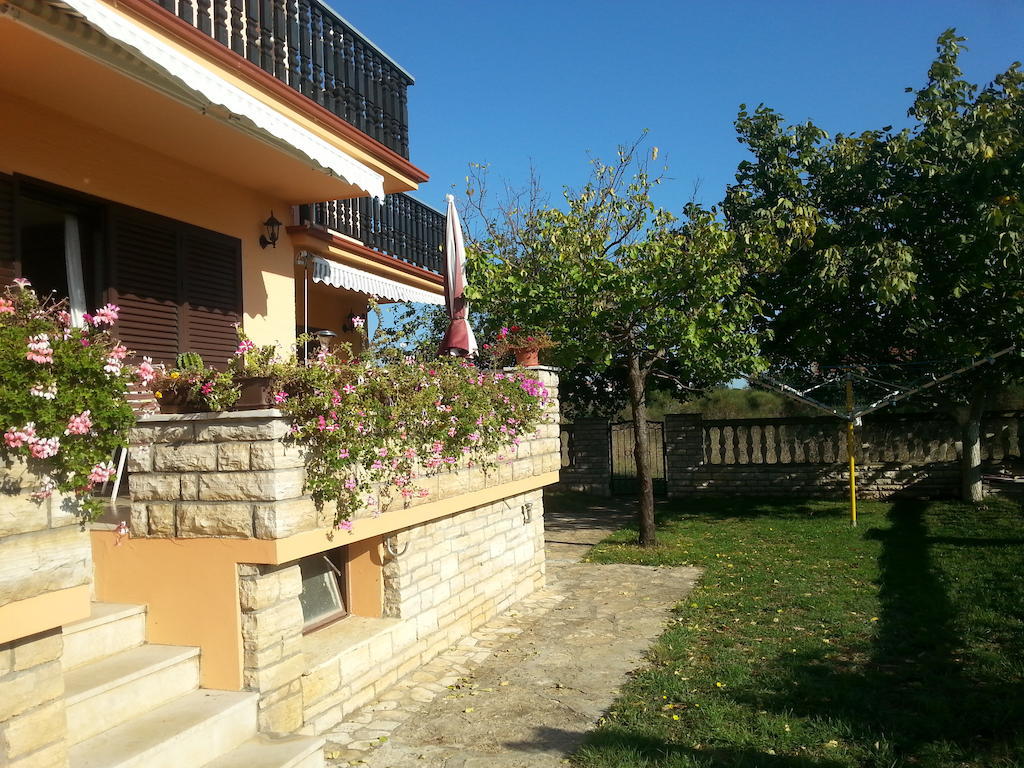 Apartments Santa Barbara Биоград-на-Мору Экстерьер фото